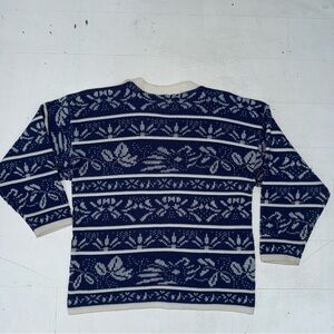 Vintage Elegant Navy and Cream Patterned Crewneck Sweater Retro 80s 90s